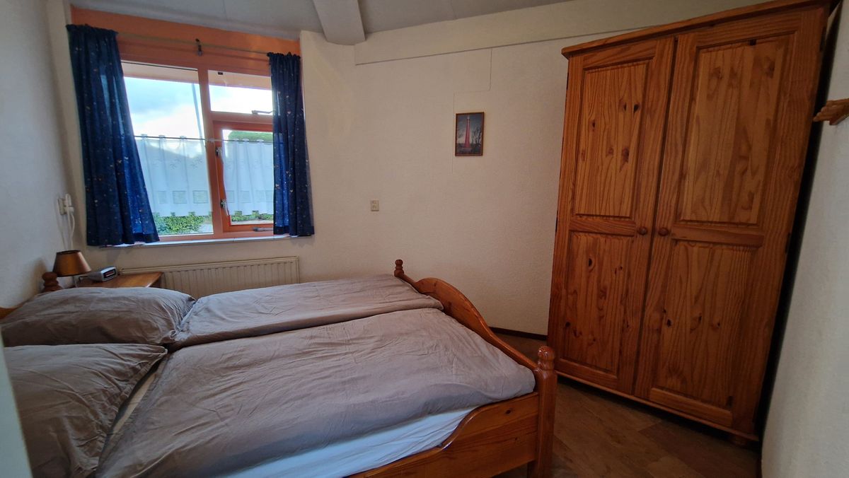 Schlafzimmer 1